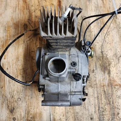 Kawasaki KD 100 1975 motor OEM Foto 1 de 4