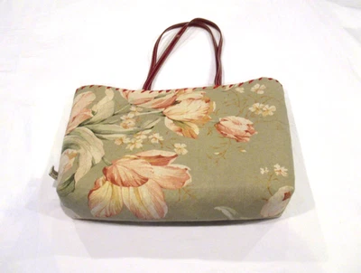 September by Cabana linen-covered straw flowered purse, pale green - Image 1 of 4