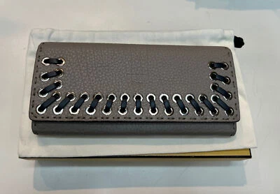 Cartera larga Fendi Selleria de cuero gris para mujer con tarjeta de dinero Foto 1 de 4