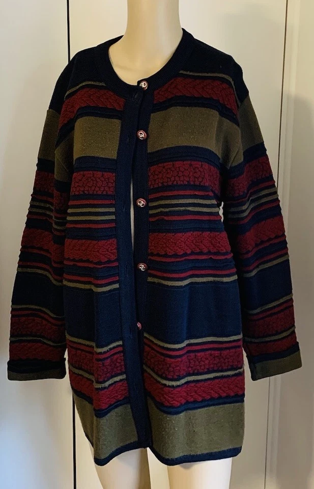 Maga By Colosseum Womens  Cardigan / Size XL . Made In Australia. Pure 100% Wool - Imagem 1 de 4