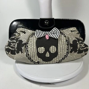 💀Iron Fist Skull Handbag RARE Clutch Purse Tote Bag Goth Black Beige Zipper - Picture 1 of 8