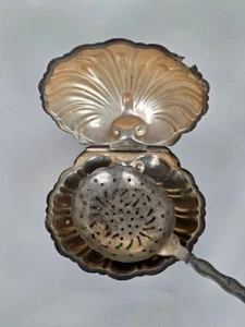 Vintage Silver Plated Clam Shell Hinged Dish with Pierced Spoon Ornate Handle - Picture 1 of 8