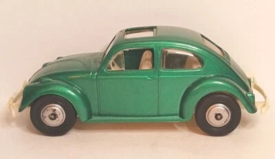 Hubley VW Volkswagon Beetle Vintage Diecast Metal Plastic Green Good Condition - Image 1 of 4