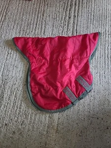 Amigo Horseware Neck Cover, Medium .Red. (Ref:140G) - Picture 1 of 6