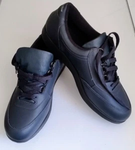 HUSH PUPPIES Classic Walker Navy Colour Leather Women's Shoes AU 9.5 W w/ Box - Picture 1 of 7