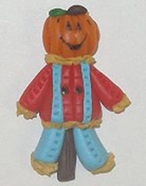 Scarecrow SB527 by Stoney Creek button - Image 1 of 1