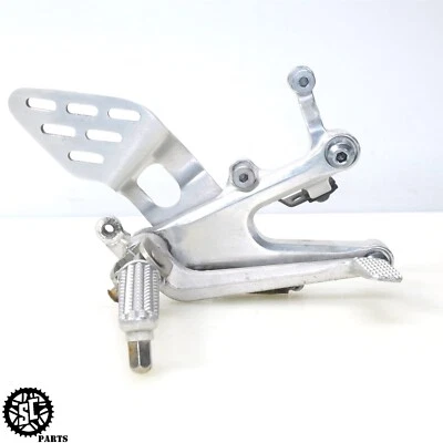 Yamaha YZF R6 R6S 2005 soporte trasero derecho Foto 1 de 4