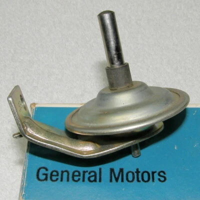 NOS 1961-63 Oldsmobile Cutlass F85 2-BC Carburetor Throttle Return Check Foto 1 de 4