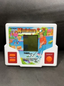 Gioco portatile elettronico Tiger Miniature Golf 1988 vintage testato funzionante - Foto 1 di 11