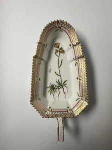 Royal Copenhagen Flora Danica 20/3542 6" Pickle Dish Gnaphalium alpinum L - Picture 1 of 7