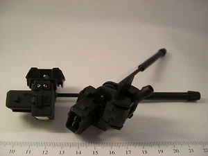 Jeu de 2 gicleurs de lave-vitre AV bijets chauffants Peugeot 605 - Picture 1 of 1