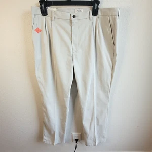 St Johns Bay Pants Mens Classic Fit 40 x 32 Easy Care Khaki Pleat Beige Stretch - Picture 1 of 6