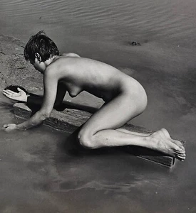 Fotografía de gelatina plateada desnuda de Andre De Dienes 1960 Ocean Beach mujer, certificado de autenticidad - Imagen 1 de 6