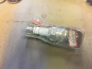 antique vintage champion uj10y spark plug - Picture 1 of 2