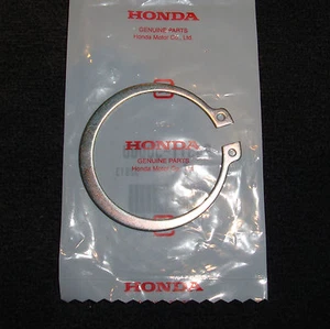HONDA  XR 75/80/100  OEM CIRCLIP FOR REAR HUB- SPROCKET RETAINER CIRCLIP- NEW- - Imagen 1 de 3