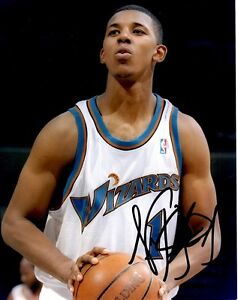 Signed  8x10 NICK YOUNG Washington Wizards Autographed Photo COA