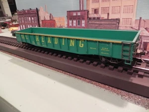 O SCALE GONDOLA  2 RAIL READING - Picture 1 of 3