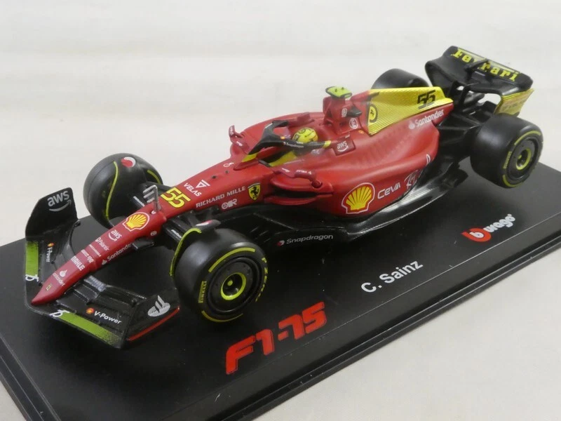 18-36831 Bburago - Ferrari F1- 75 (2022) #55 Sainz con casco - 1 43
