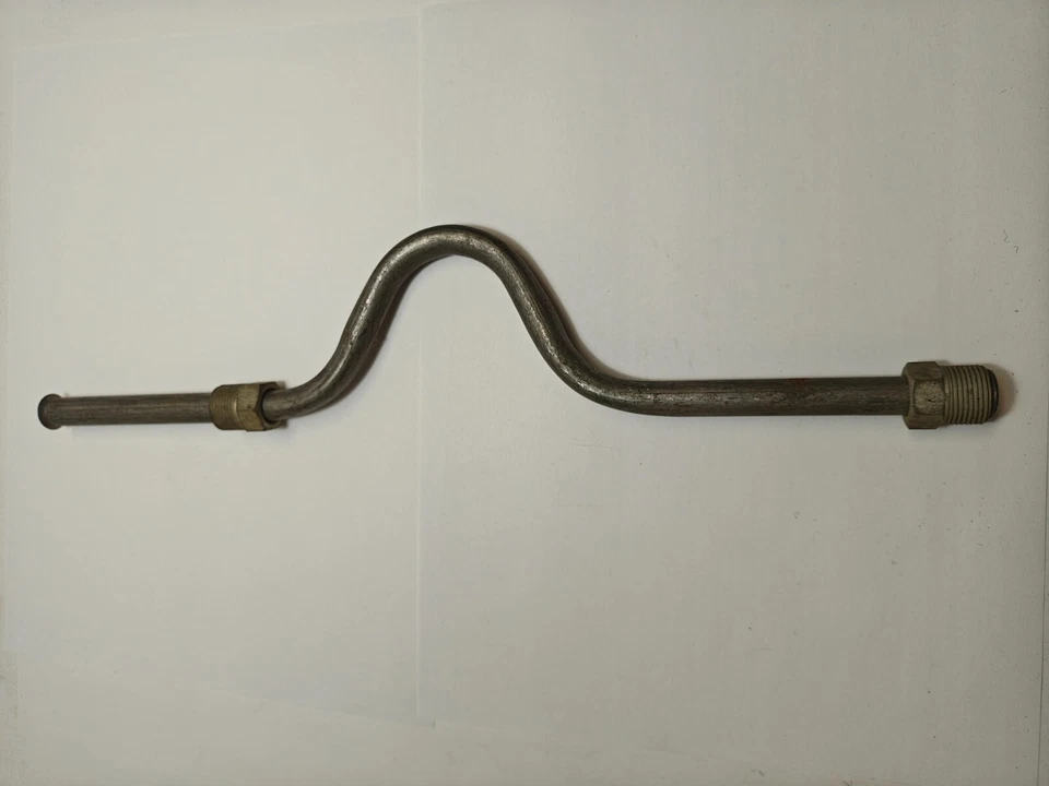 Tubo de filtro de aceite de motor Chrysler Windsor Royal Series 1946-1948 1122435 nuevo en stock Foto 1 de 4