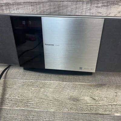 Panasonic SC-HC3 CD AM-FM AUX iPod Dock Compact Audio System MASH Enhanced Sound - Image 1 of 4