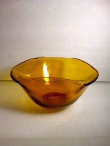 Anchor Hocking Amber Pinch Line 120 Glass Bowl c1968 - Picture 1 of 3