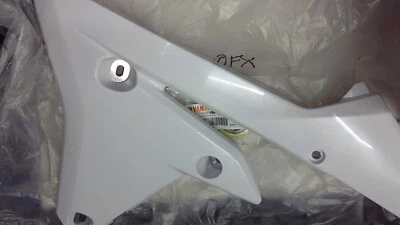 Yamaha YZ250F 450F 2014-2018 1SL-21731-00-00 Stock OEM Cubierta Lateral Cubierta Cuchara Foto 1 de 2