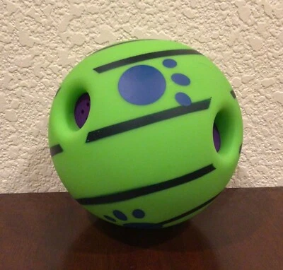 Novo Brinquedo Bola de Cachorro "Wobble Wag Giggle", Para Todos os Tamanhos de Cachorro, Aberto, mas Nunca Usado! - Imagem 1 de 3