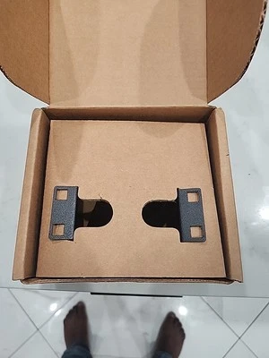 APC AR7711 NetShelter Zero U Accessory Mounting Bracket - Image 1 of 4