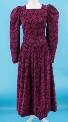 Vestido Laura Ashley de pana floral magenta y berenjena años 80 90 de colección para mujer XS/S Foto 1 de 4
