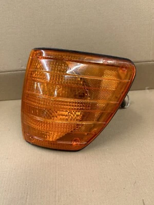 ✅⭐️ Luz de señalización lateral izquierda 81-90 mercedes-benz w116 280s 280se 350se 450se 6.9 Foto 1 de 4