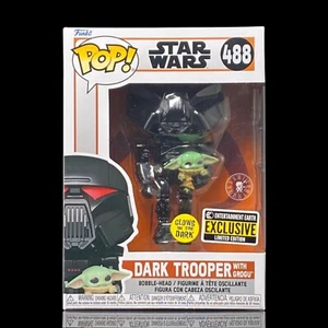 Funko Pop! Star Wars #488 The Mandalorian Dark Trooper con Grogu + Protector GITD - Imagen 1 de 12