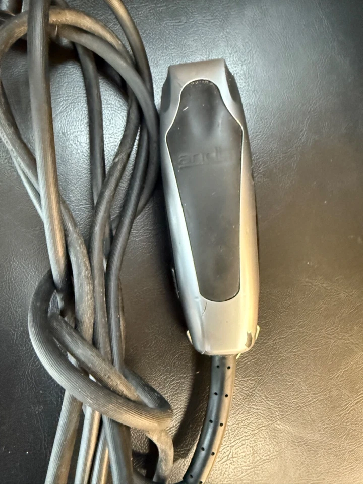 Andis RT-1 Cortadora de cuchillas en T Superliner con cable de energía eléctrica plateada negra barbero Foto 1 de 3