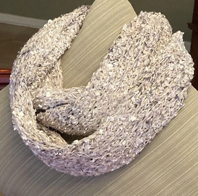 NEW Aran/grey/silver metallic Polyester blend Infinity Eternity Loop Scarf — 第 1/3 张图片