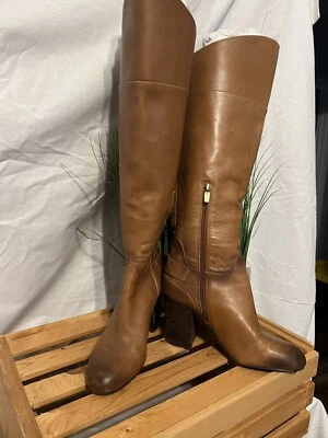 #7500. Bota de montar Vince Camuto "Sydney" tacón coñac hasta la rodilla. Talla 8,5 Foto 1 de 4