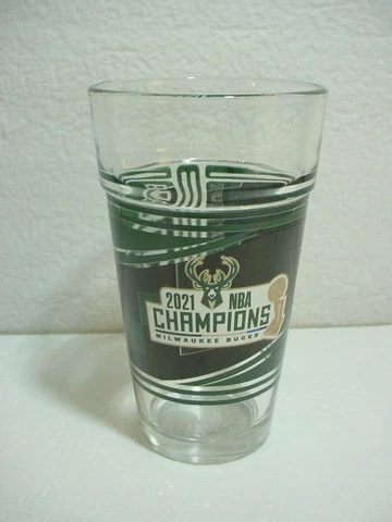 MILWAUKEE BUCKS NBA CHAMPIONS (2021) GLASS, LOGO/TROPHY, BASKETBALL Cover
