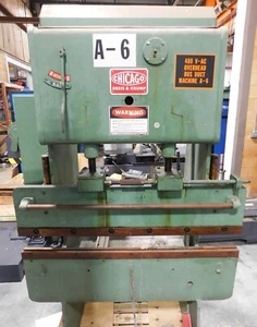 #10935: Chicago 15 Ton Mechanical Press Brake - Picture 1 of 2