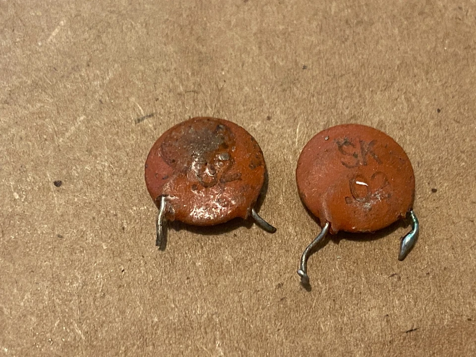 2 condensadores de tono de guitarra SK disco de cerámica vintage de los años 60 .02 uf PRUEBA BUENA Foto 1 de 4