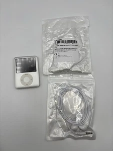 Apple iPod nano A1236 4 GB - 3rd Generation - Silver (MA978LL/A) - Picture 1 of 10