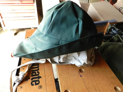 Mens RAINSKINS#SR7350 Nylon and PVC Foul Weather Rain Hat Green,Sz. Large - Image 1 of 4
