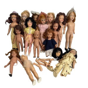 Lot Of Mixed Broken Dolls -sold For Parts Only  - Picture 1 of 3