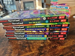 (7) Goosebumps Horrorland Series 1-5,7,10 Lot Paperback Chapter Books R.L. Stine - Picture 1 of 17