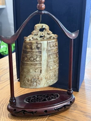 "Campana tallada china antigua de 7"" rara, Foo Dogs, soporte de caoba" Foto 1 de 4