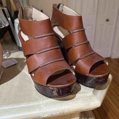 Tacones de cuña FENDI TALLA 38. 5 (8,5) Plataforma Cuero Tostado Medio Apilado Cremallera/Tacón Total Foto 1 de 3