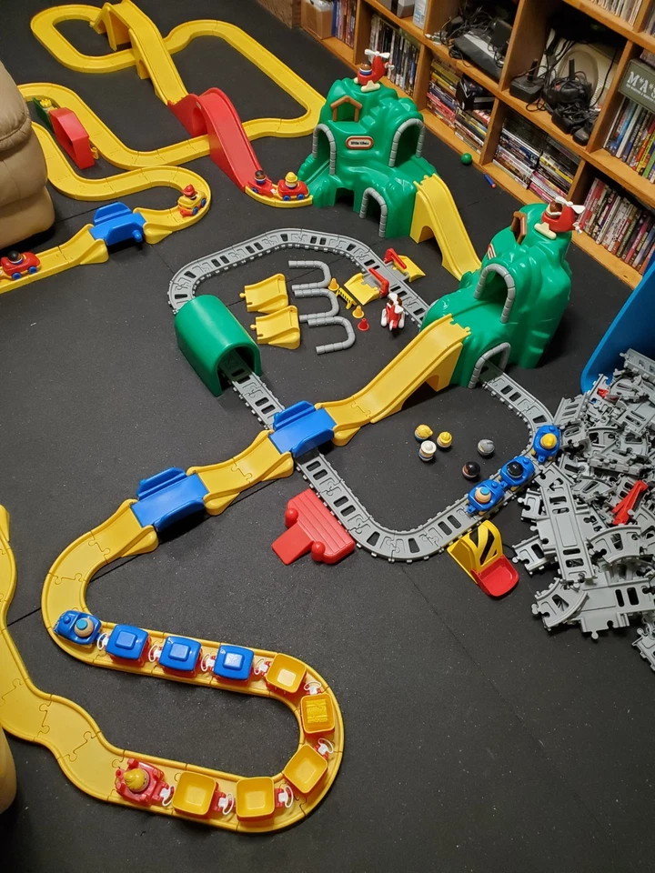 Огромный лот товаров 1991 Little Tikes Peak Road & Rail Set Train Track Green Mountain - Изображение 1 из 4