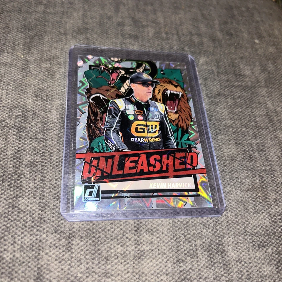 2023 DONRUSS KEVIN HARVICK UNLEASHED XPLOSION #07/10 CASE HIT #U9 REFRACTOR HOLO - Image 1 of 2
