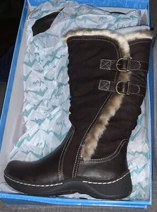 YUU Woman’s 7 Dark Brown Tall Boots Faux Leather Fur Lined Buckle New In Box - Picture 1 of 6