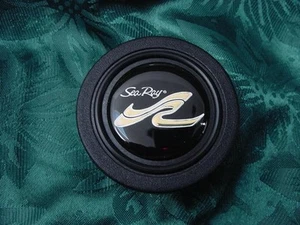 SEA RAY SR BOAT STEERING WHEEL CENTER CAP / EMBLEM NEW 2" ID 2-1/4 TOP - Foto 1 di 7