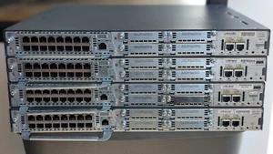 Cisco 2811 Router, w tym 16-portowy moduł sieciowy Cisco EtherSwitch NM-ESW-16 - Zdjęcie 1 z 5