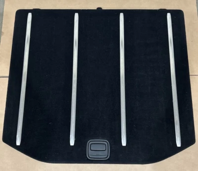 2011 - 2020 年吉普大切诺基后备箱货物地毯盖板原始设备制造商 — 第 1/4 张图片