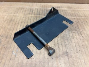 Soporte tanque usado de Toro modelo 22040 con motor Suzuki TV5002 - Imagen 1 de 4